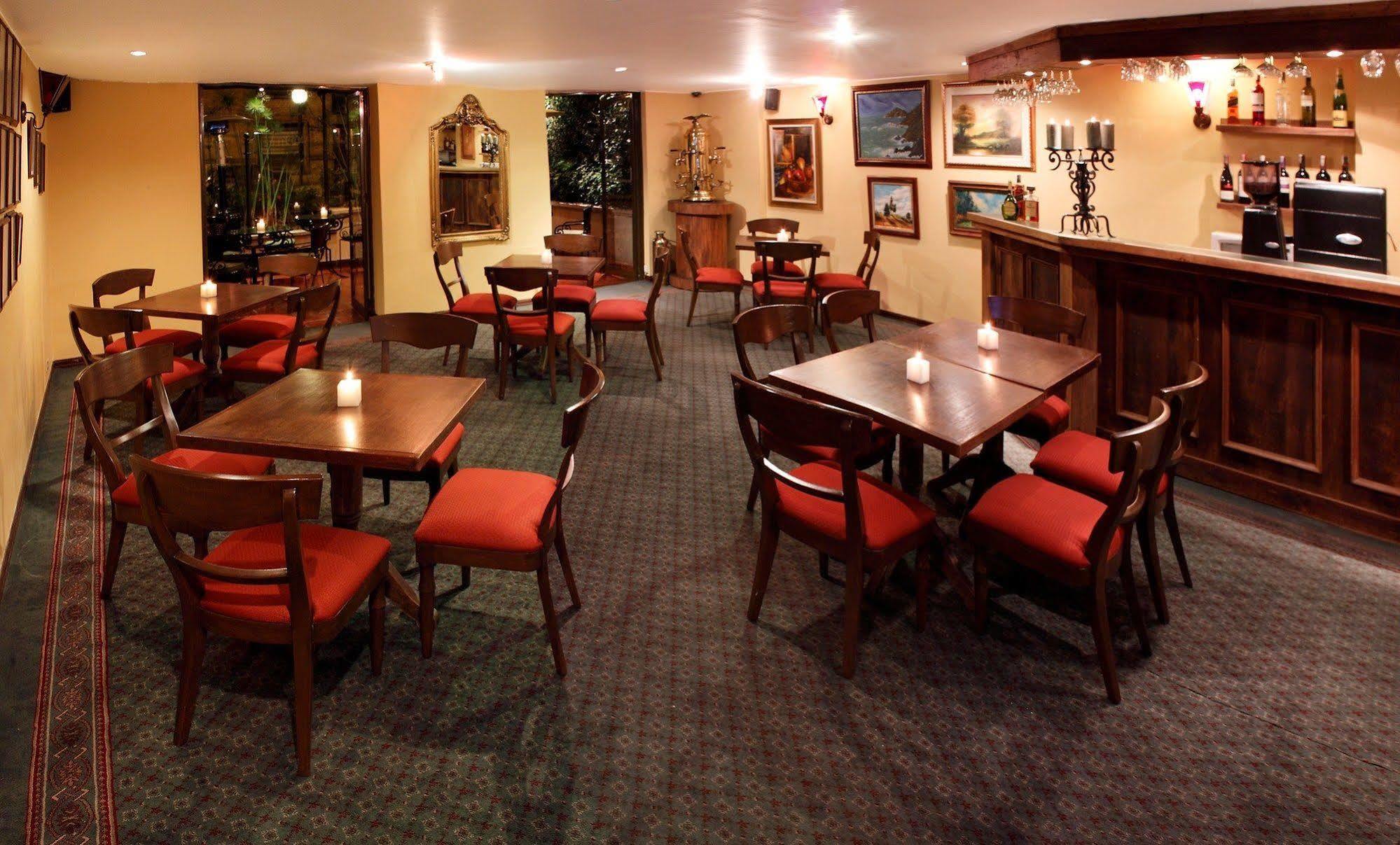 בוגוטה Hotel Estelar Suites Jones מסעדה תמונה